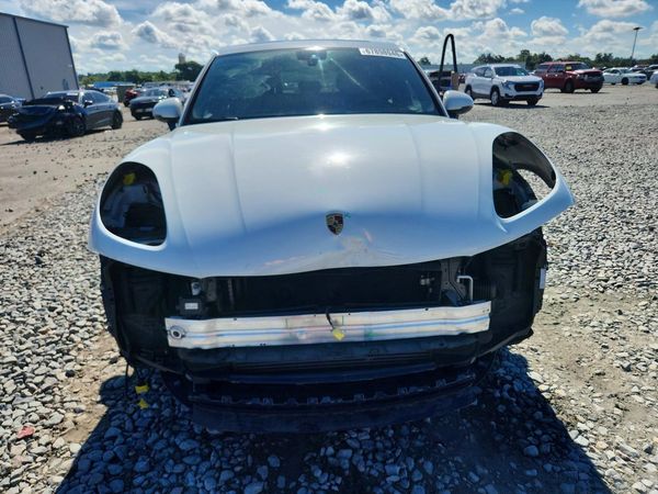 2020 PORSCHE MACAN