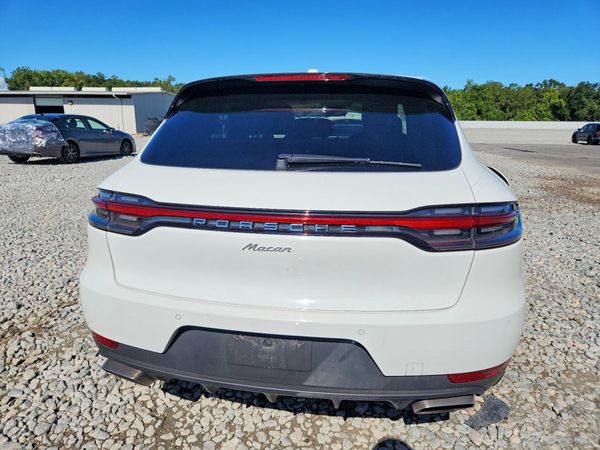 2020 PORSCHE MACAN