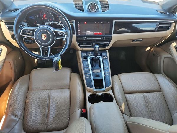2020 PORSCHE MACAN
