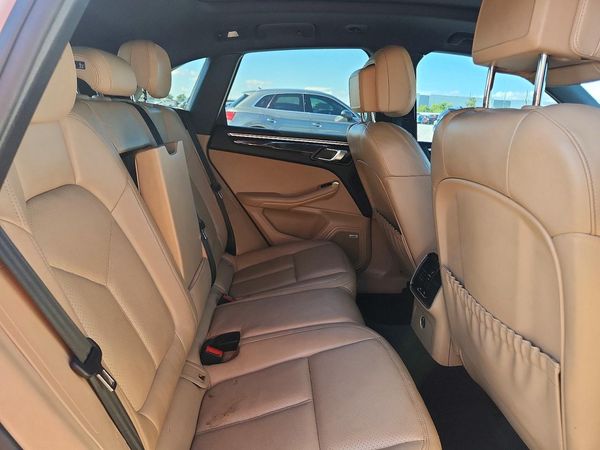 2020 PORSCHE MACAN