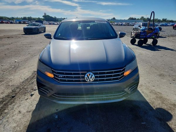 2018 VOLKSWAGEN PASSAT