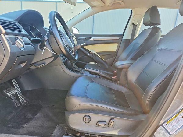 2018 VOLKSWAGEN PASSAT