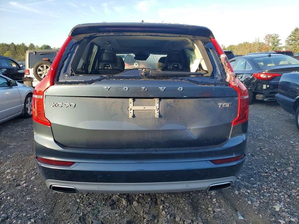 2021 VOLVO XC90 Momentum — DIRR