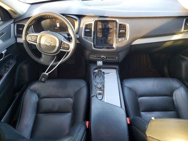 2021 VOLVO XC90 Momentum — CKPT