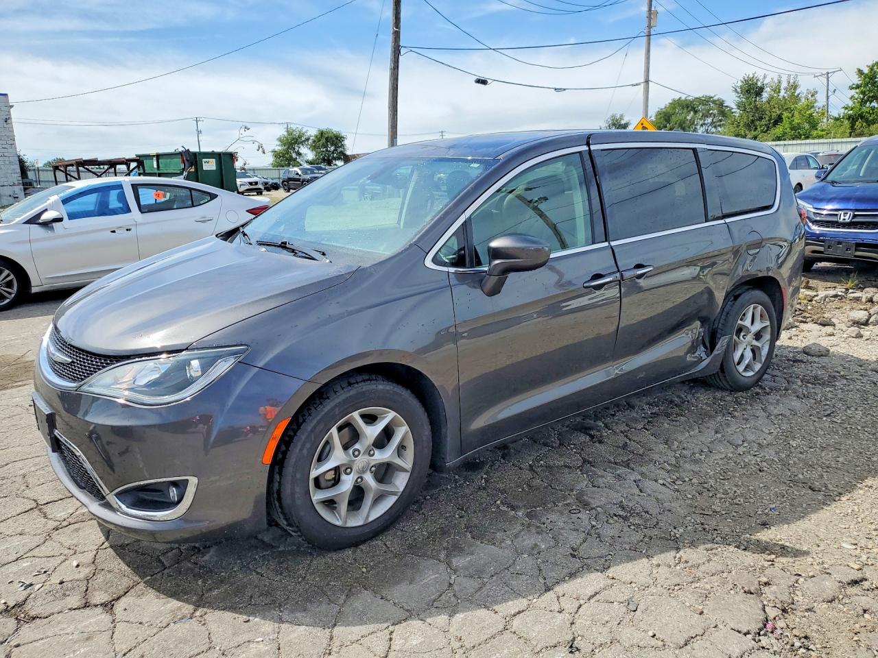 2019 CHRYSLER PACIFICA Touring Plus