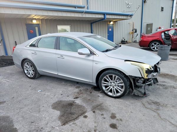 2018 CADILLAC XTS Luxury