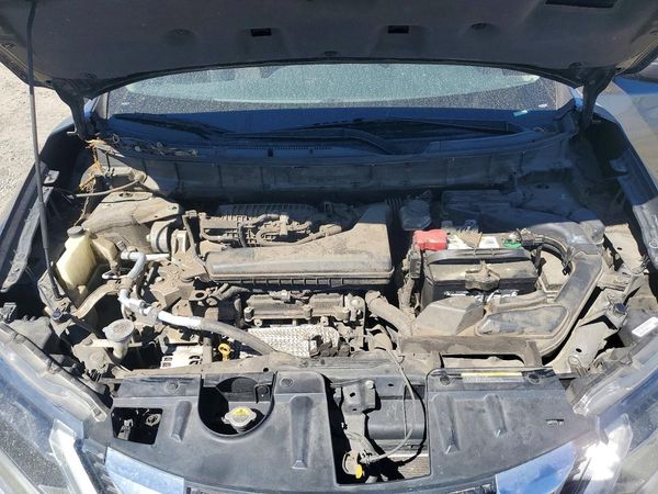 2018 NISSAN ROGUE — Engine bay