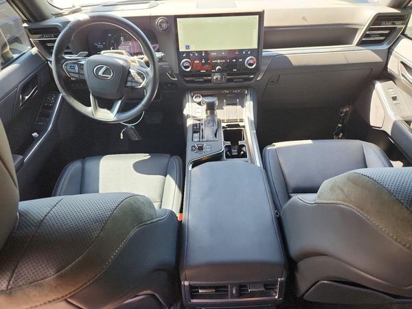 2024 LEXUS GX 550