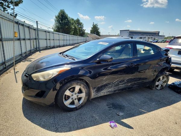 2013 HYUNDAI ELANTRA