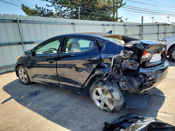 2013 HYUNDAI ELANTRA