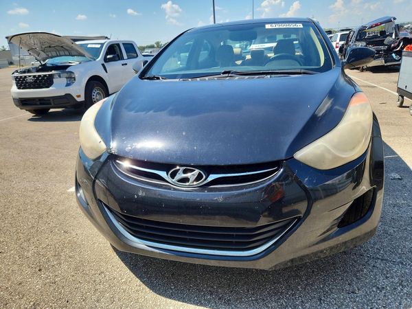2013 HYUNDAI ELANTRA