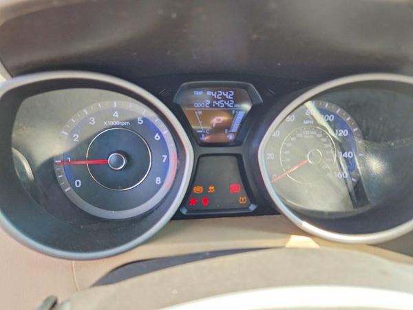 2013 HYUNDAI ELANTRA