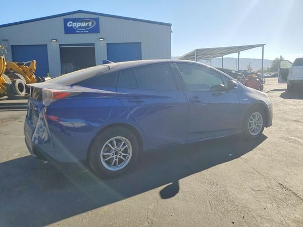2016 TOYOTA PRIUS