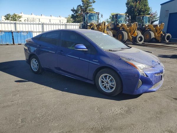 2016 TOYOTA PRIUS