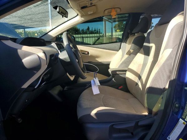 2016 TOYOTA PRIUS