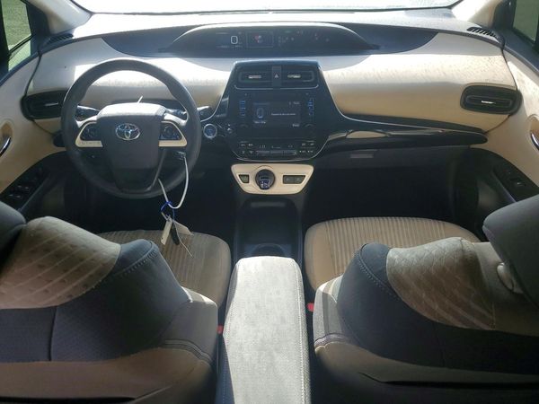 2016 TOYOTA PRIUS