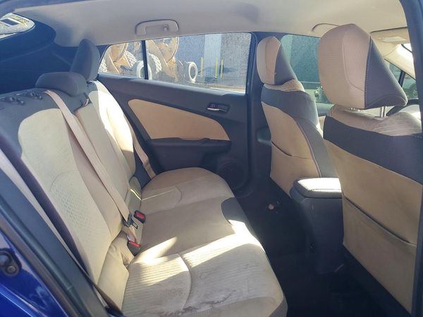 2016 TOYOTA PRIUS