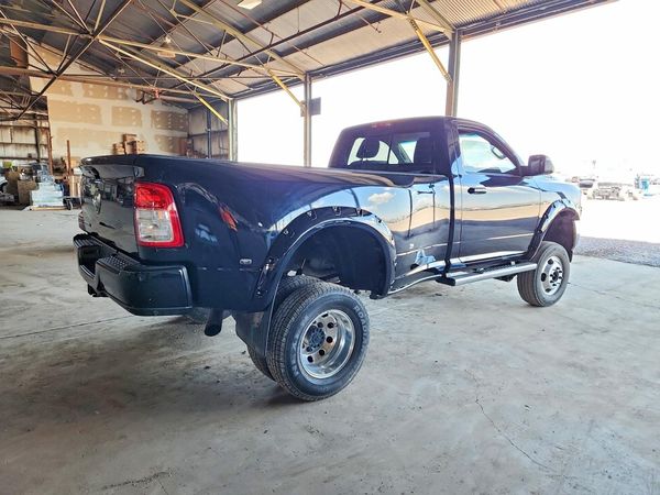 2022 RAM 3500 Big Horn, Lone Star