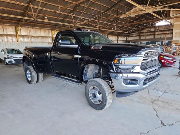 2022 RAM 3500 Big Horn, Lone Star