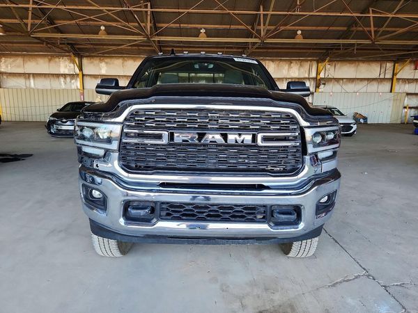 2022 RAM 3500 Big Horn, Lone Star