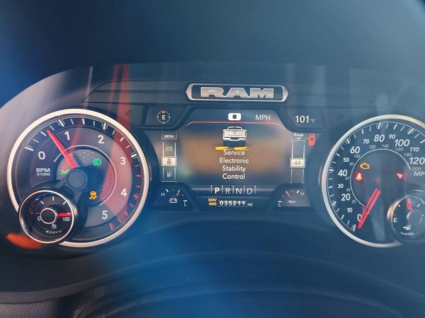2022 RAM 3500 Big Horn, Lone Star