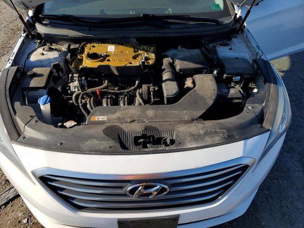 2016 HYUNDAI SONATA — Engine bay