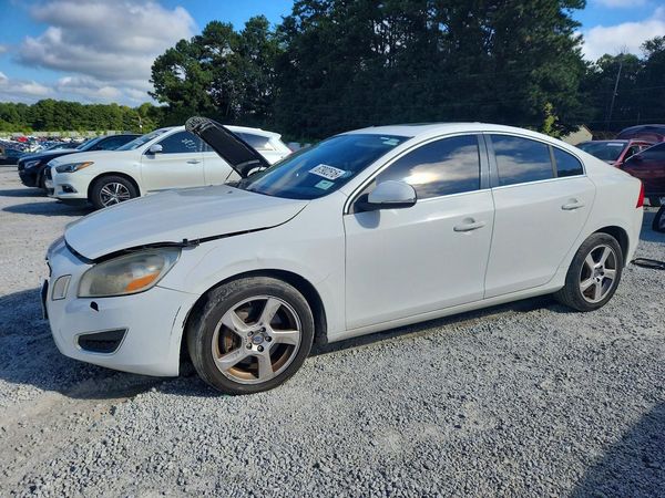 2013 VOLVO S60