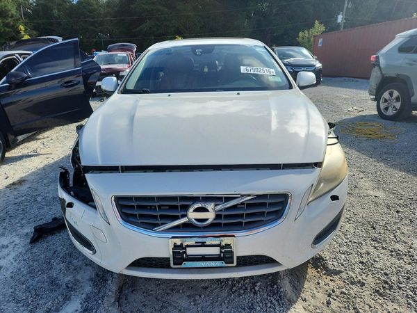 2013 VOLVO S60