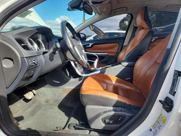 2013 VOLVO S60