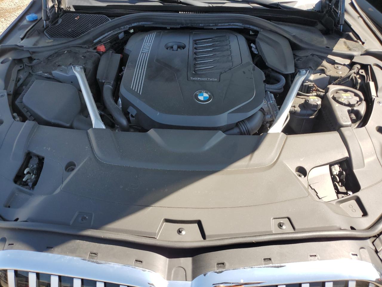 2022 BMW 740 xDrive