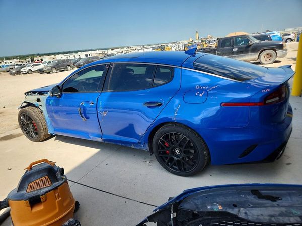 2022 KIA STINGER