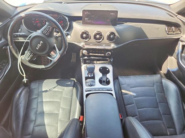 2022 KIA STINGER