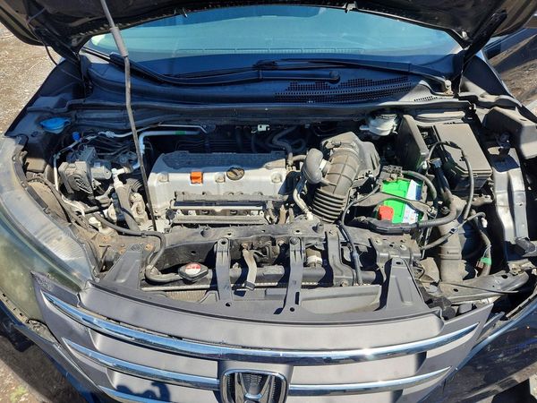 2013 HONDA CRV LX — Engine bay
