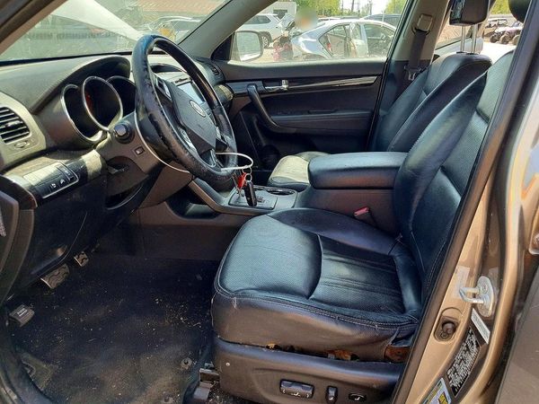 2012 KIA SORENTO TOP (High Grade) — DENT