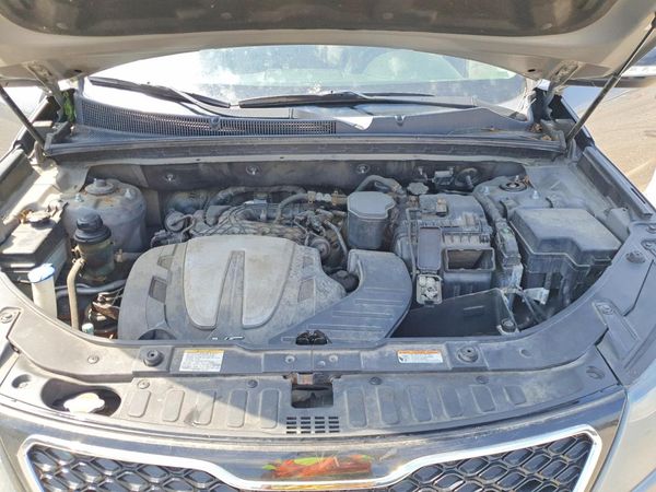 2012 KIA SORENTO TOP (High Grade) — Engine bay