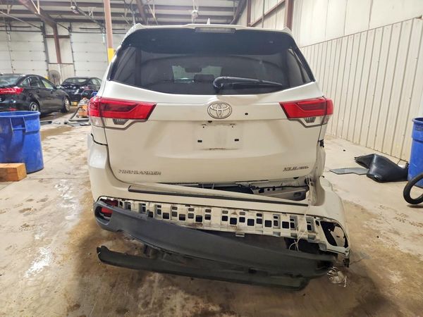 2019 TOYOTA HIGHLANDER SE/XLE