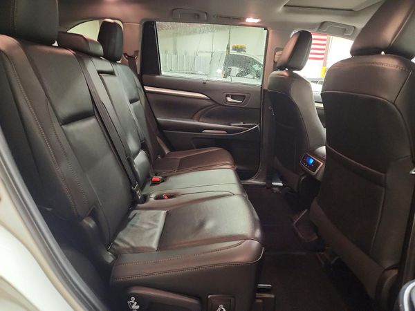 2019 TOYOTA HIGHLANDER SE/XLE