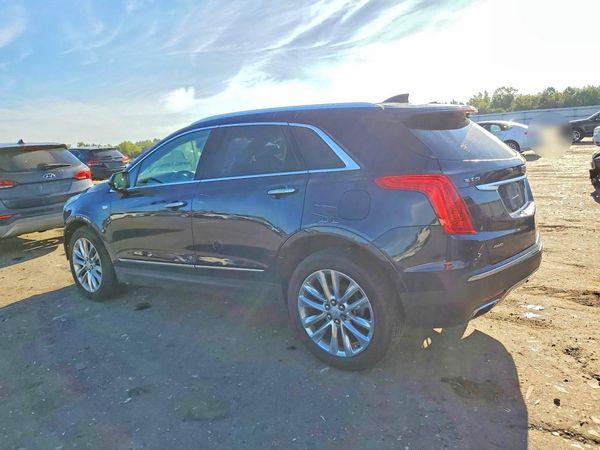 2017 CADILLAC XT5