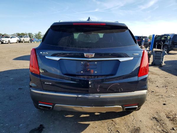 2017 CADILLAC XT5