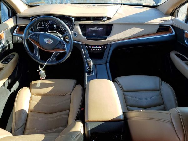 2017 CADILLAC XT5