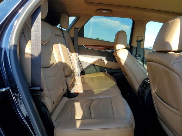 2017 CADILLAC XT5