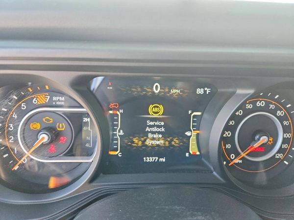 2026 JEEP WRANGLER Sahara — ODOM