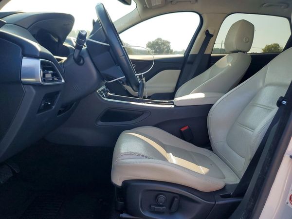 2017 JAGUAR F-PACE Prestige