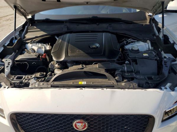 2017 JAGUAR F-PACE Prestige