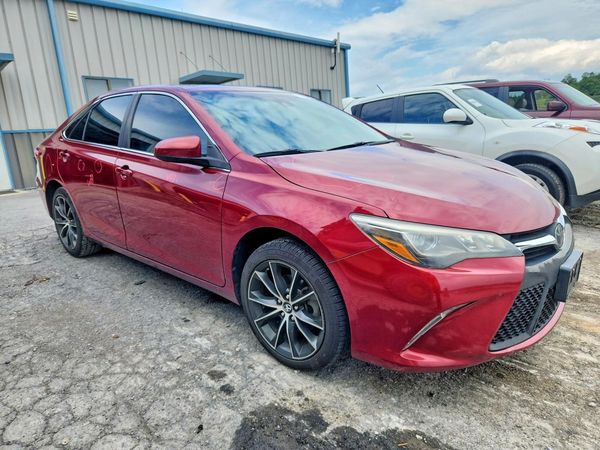 2017 TOYOTA CAMRY XLE/XSE