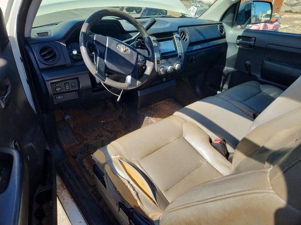 2016 TOYOTA TUNDRA