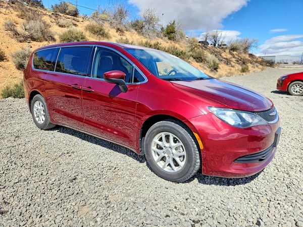 2017 CHRYSLER PACIFICA LX