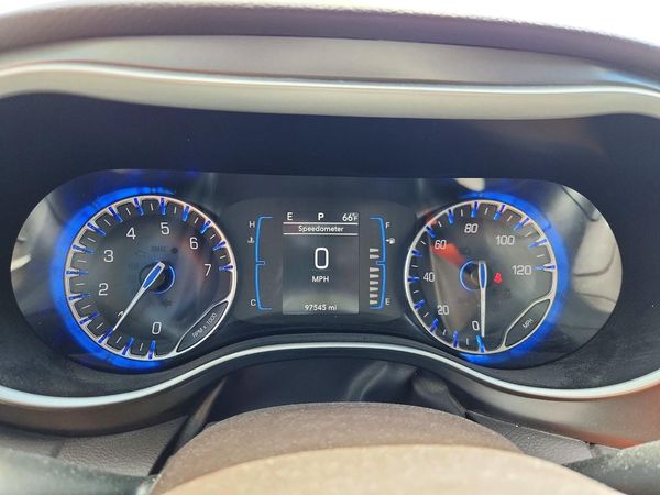 2017 CHRYSLER PACIFICA LX