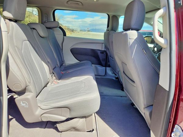 2017 CHRYSLER PACIFICA LX