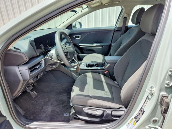 2026 KIA K4 LX, LXS